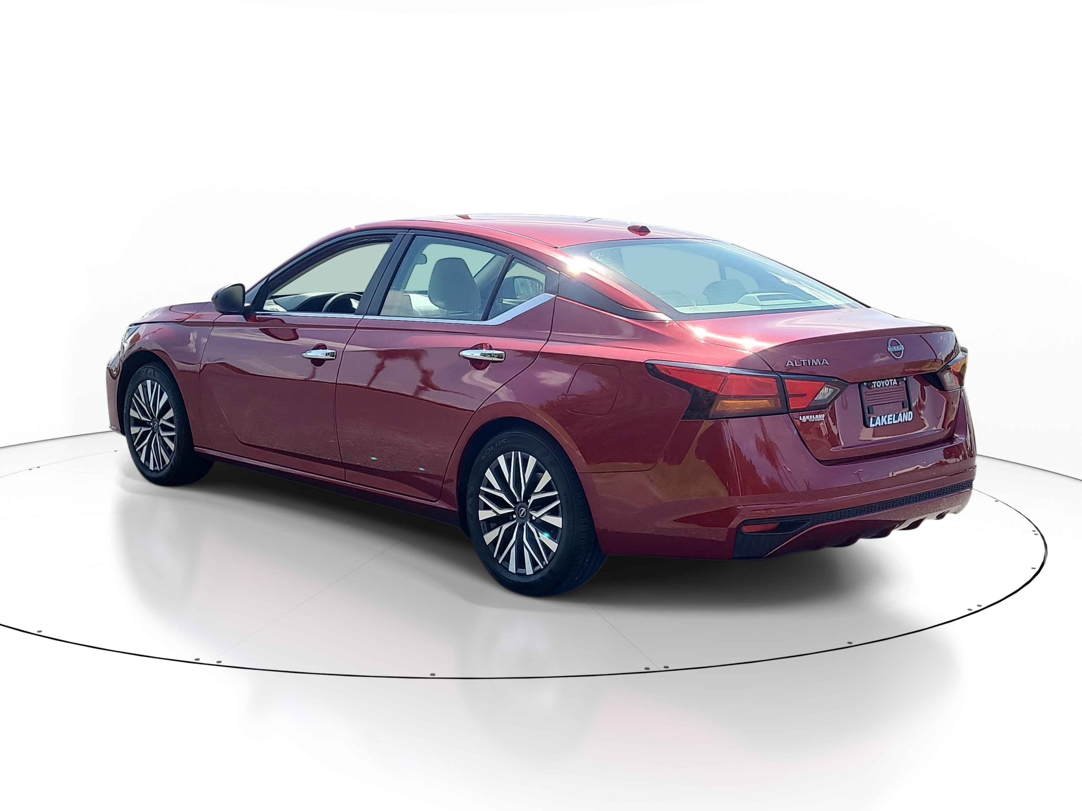 Used 2025 Nissan Altima 2.5 SV FWD image 5