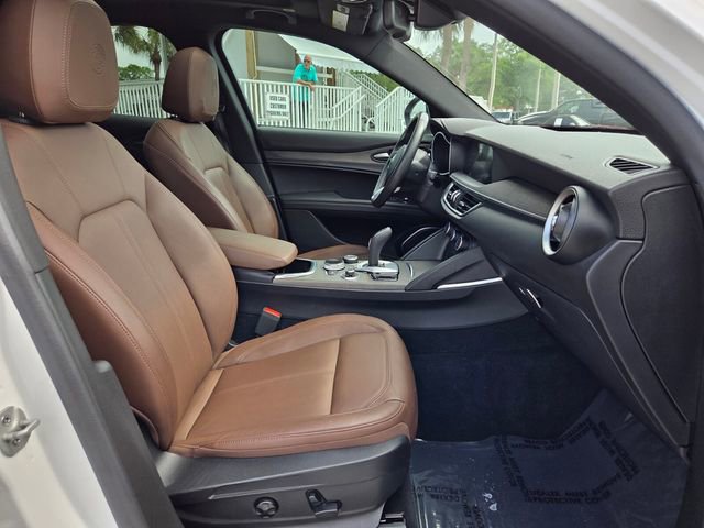 Used 2023 Alfa Romeo Stelvio Ti image 22