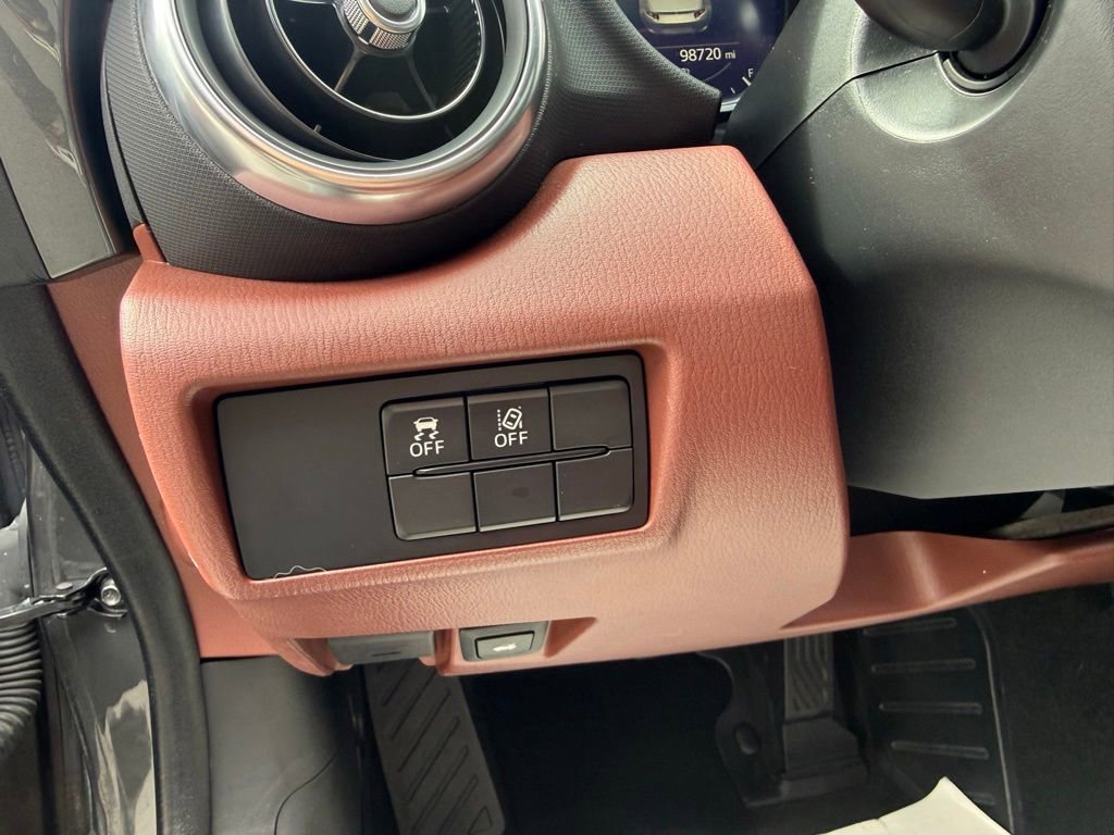 Used 2019 MAZDA MX-5 Miata RF Grand Touring RWD image 27