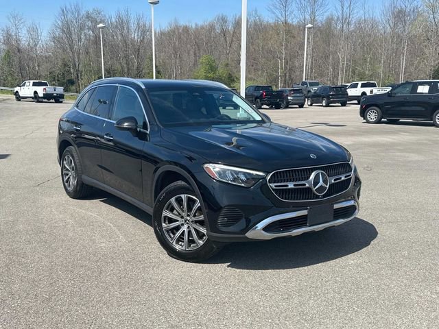 Used 2024 Mercedes-Benz GLC 300 image 2