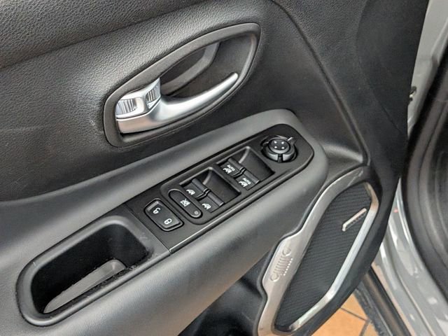 Used 2020 Jeep Renegade Limited w/ Advanced Technology Group image 15