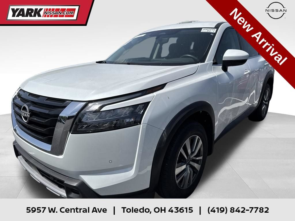 Certified 2025 Nissan Pathfinder SL w/ Cargo Package AWD/4WD 360° Tour