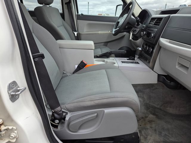 Used 2008 Jeep Liberty Sport w/ Popular Equipment Group AWD/4WD image 31