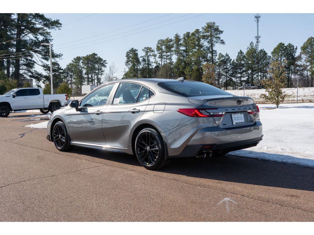Used 2026 Toyota Camry SE FWD image 9