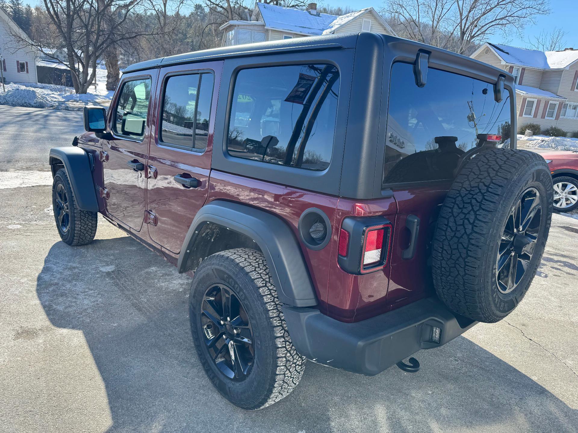 Used 2022 Jeep Wrangler Unlimited Sport image 13