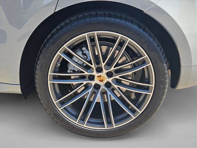 Used 2021 Porsche Macan Turbo AWD/4WD image 25