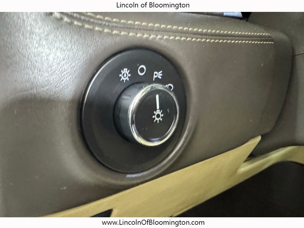 Used 2016 Lincoln Navigator L Reserve AWD/4WD image 40