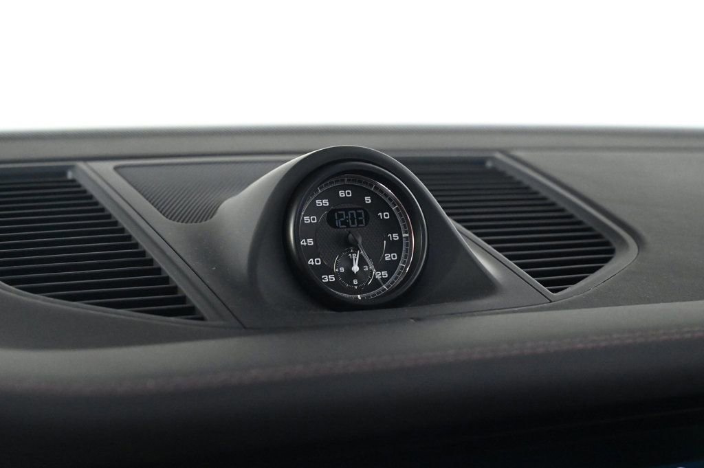 Certified 2025 Porsche Macan Turbo image 23