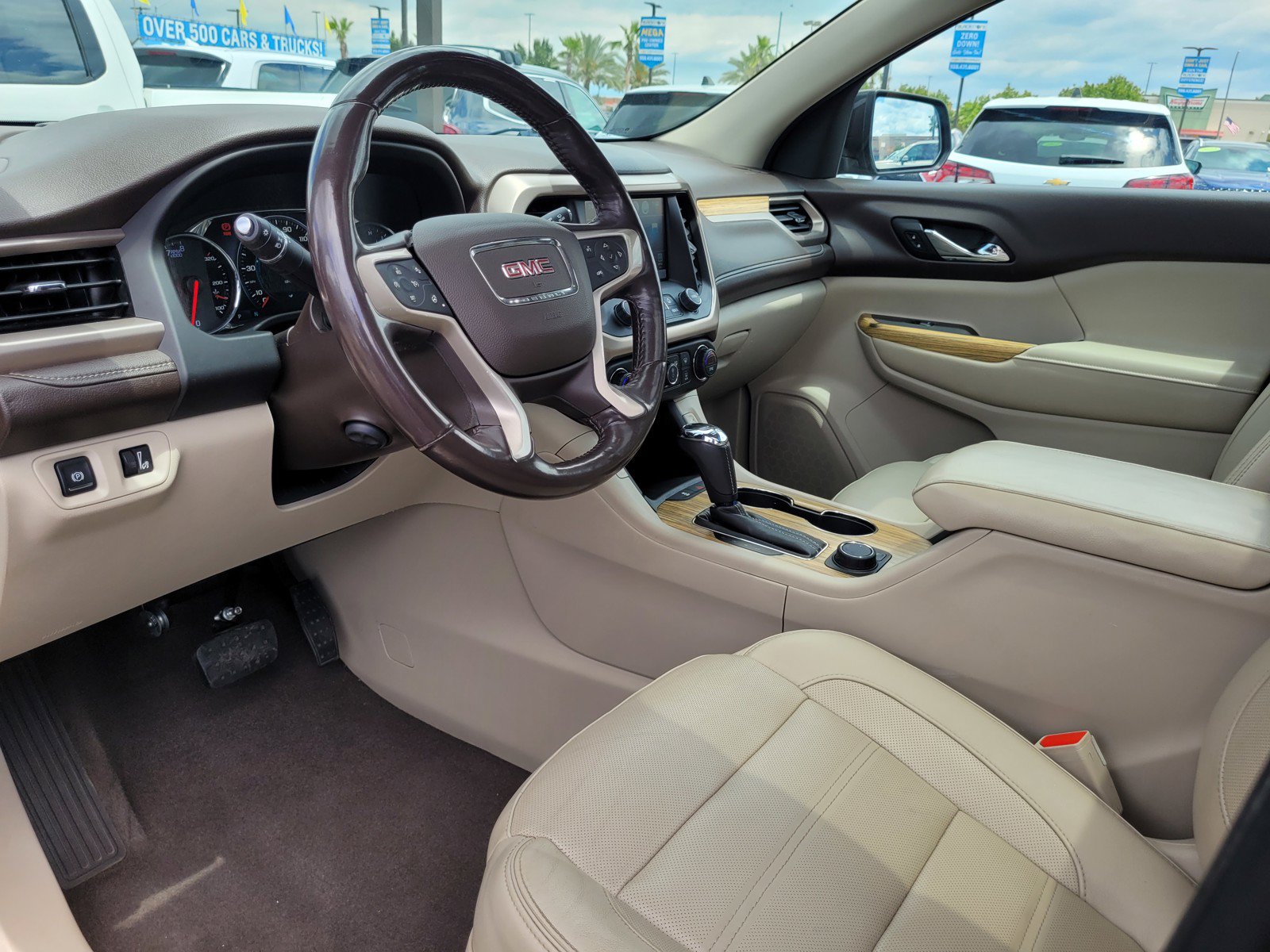 Used 2018 GMC Acadia Denali w/ Technology Package FWD image 9