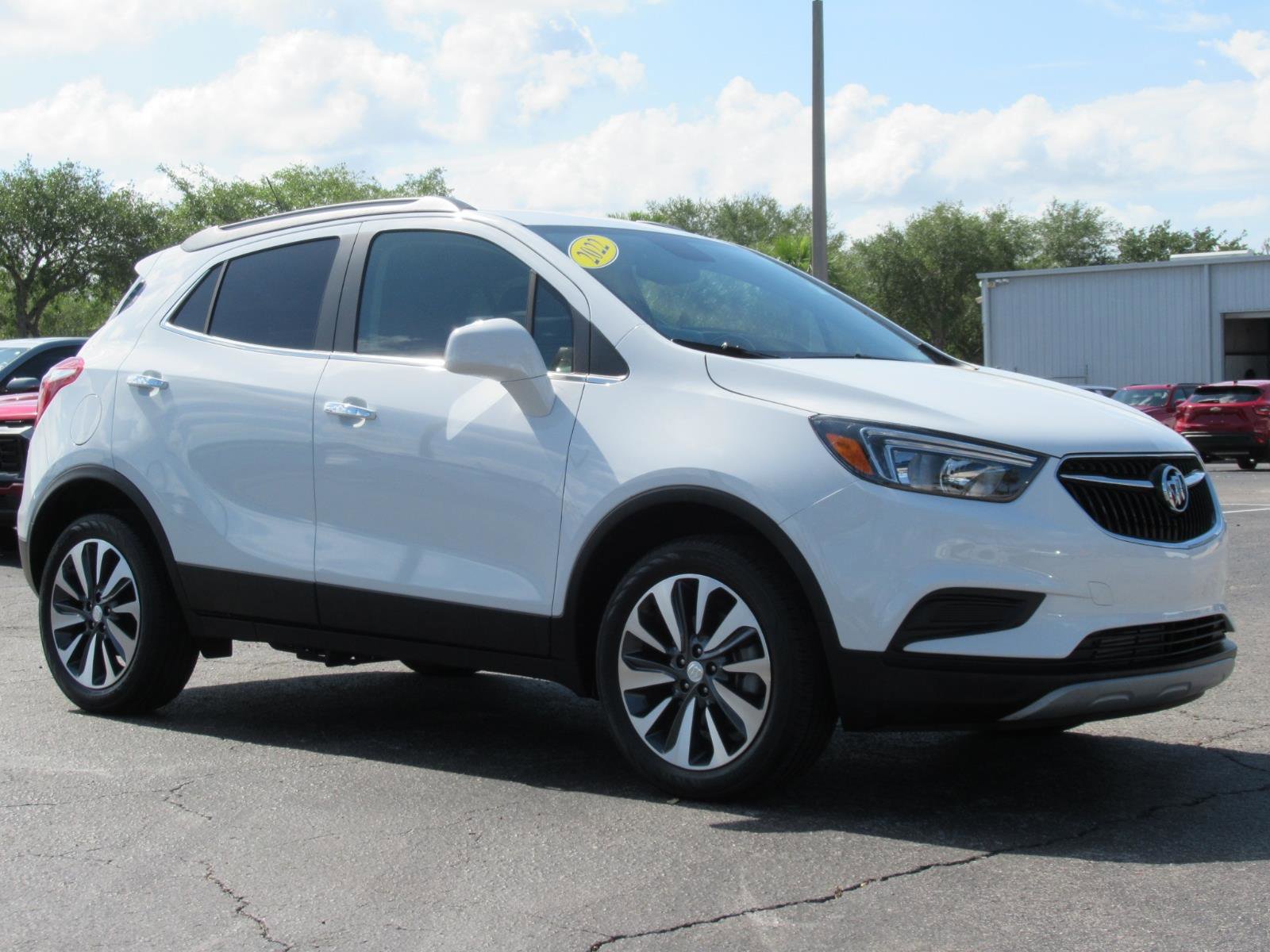 Used 2022 Buick Encore Preferred w/ Safety Package AWD/4WD image 4