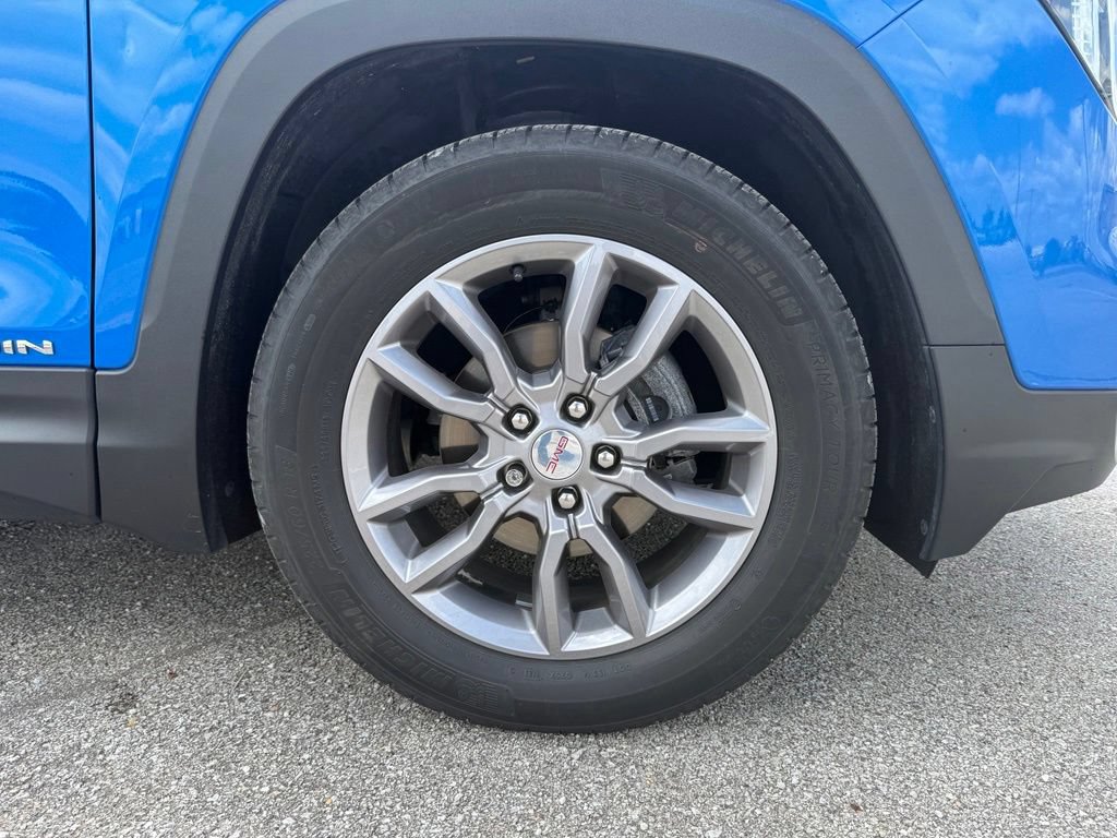 Used 2024 GMC Terrain SLT w/ Tech Package FWD image 17