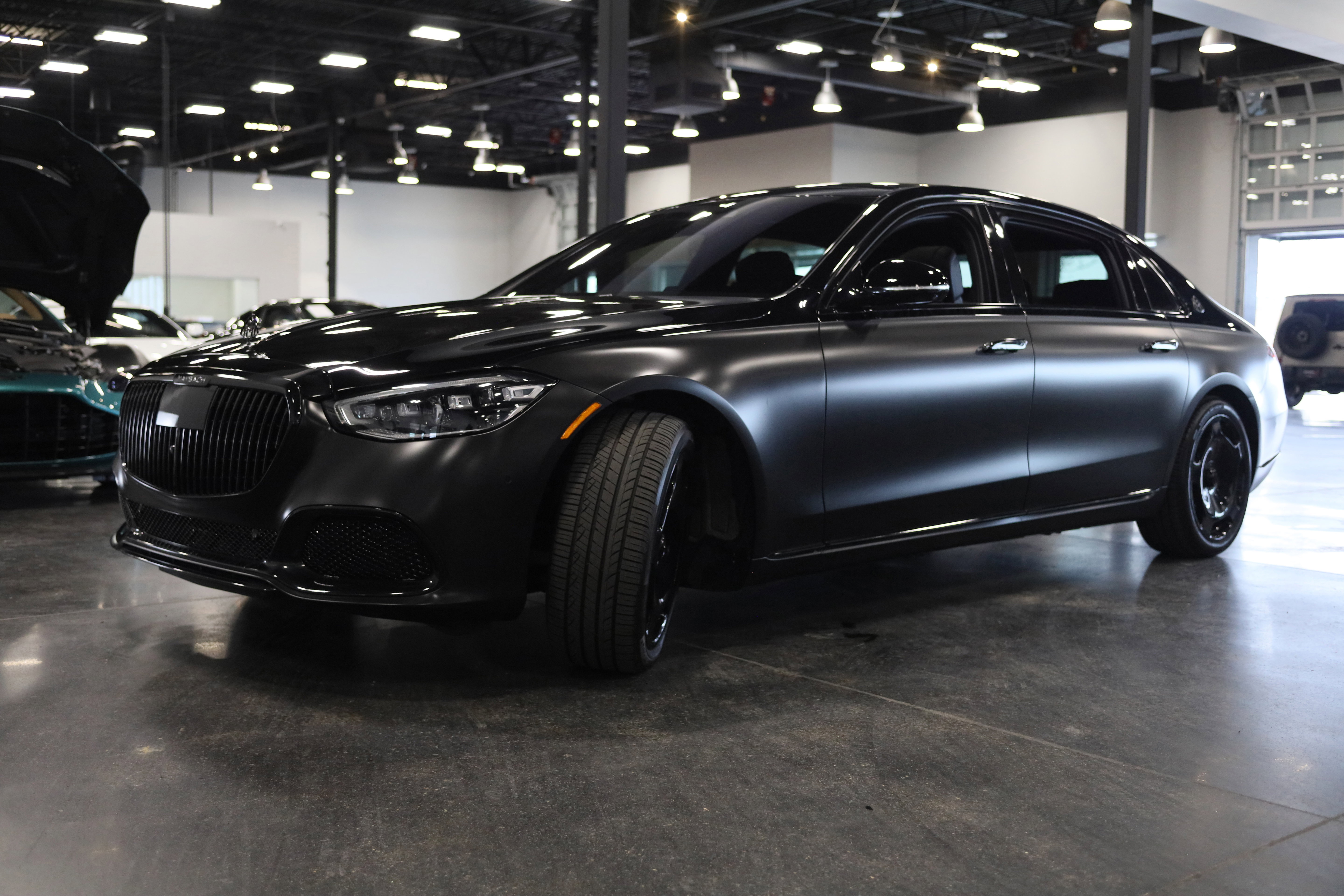 Used 2023 Mercedes-Benz Maybach S 680 4MATIC w/ Manufaktur Leather Package image 3