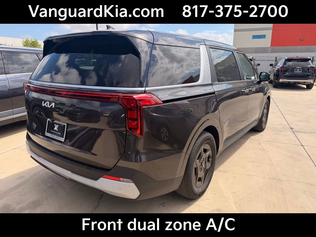Certified 2025 Kia Carnival image 4
