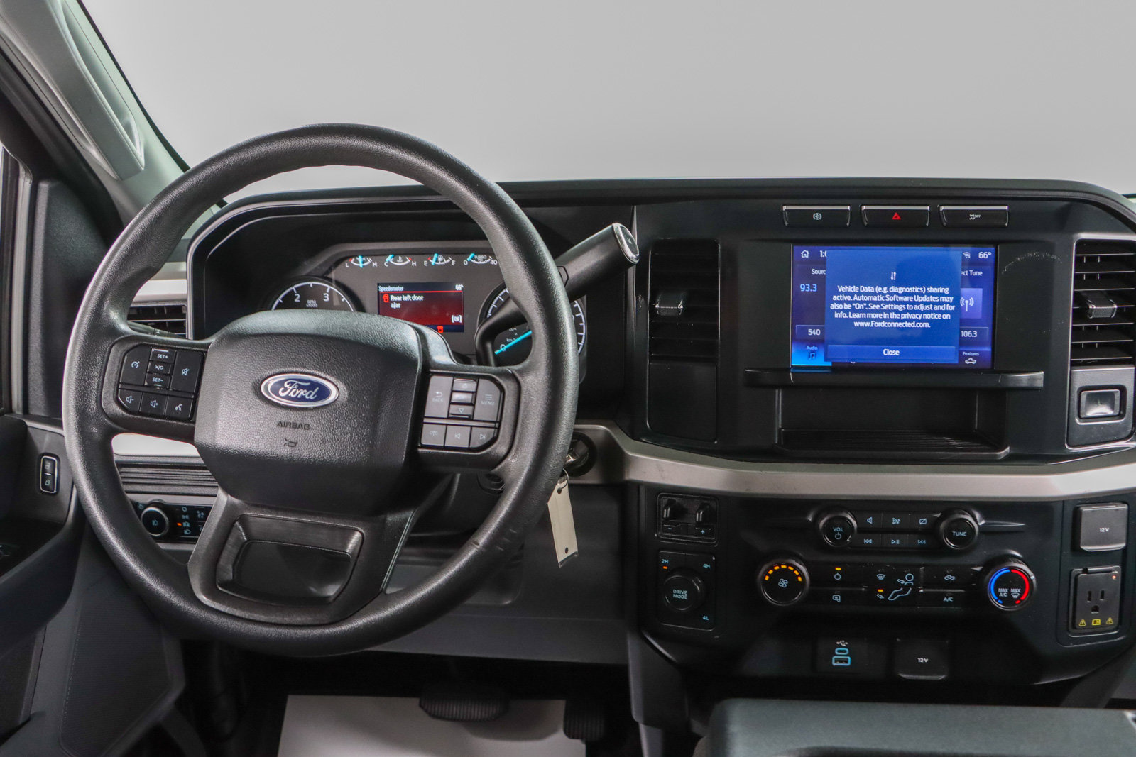 Used 2023 Ford F350 XLT AWD/4WD image 17