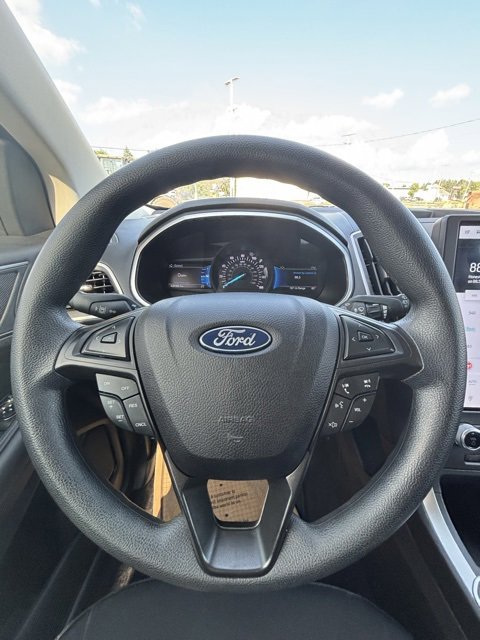 Used 2021 Ford Edge SE image 22