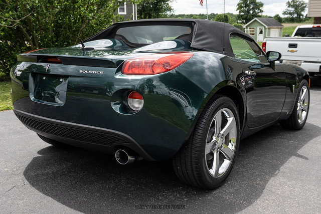 Used 2007 Pontiac Solstice Convertible w/ Premium Package RWD image 18