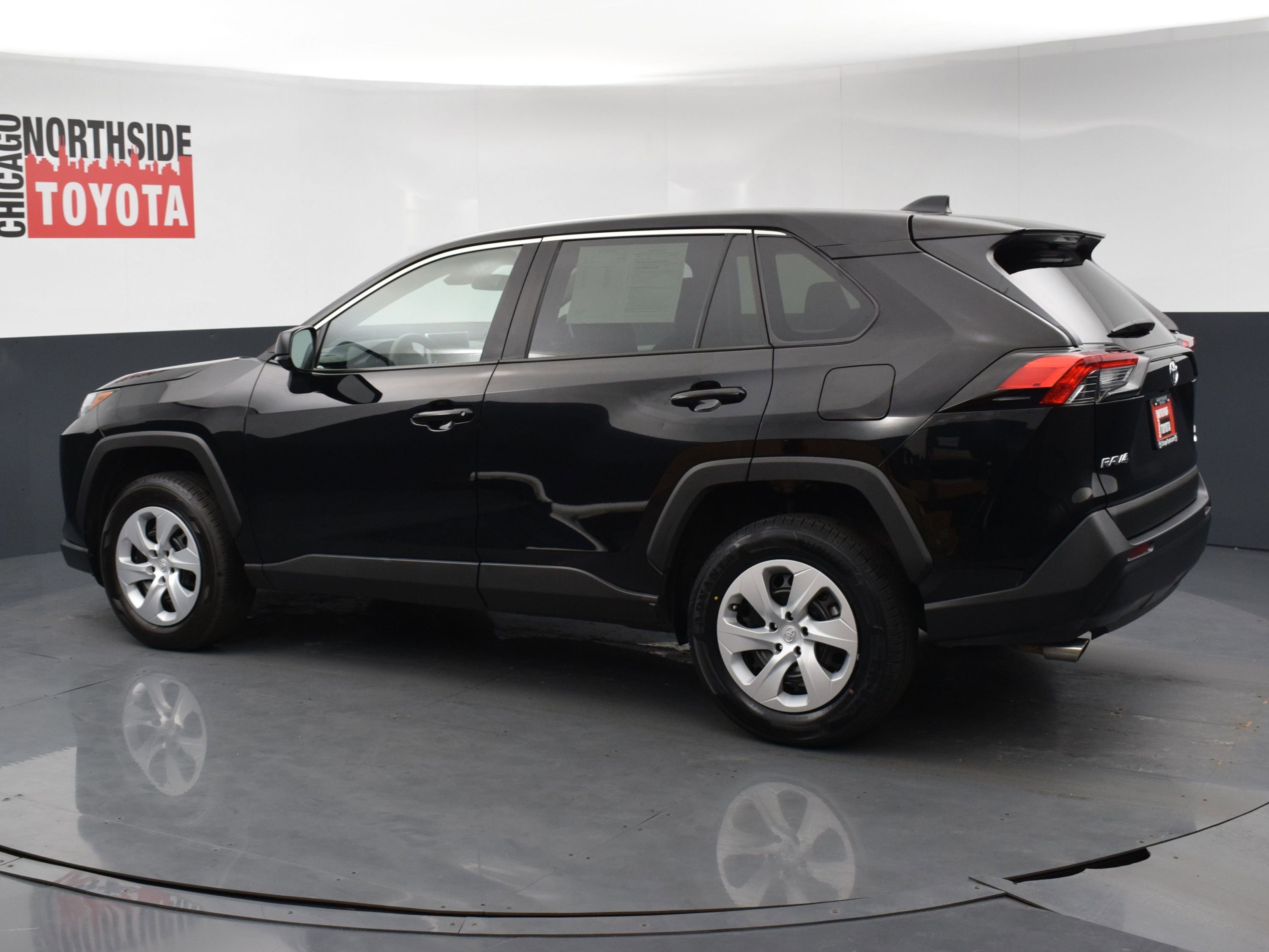 Used 2024 Toyota RAV4 LE AWD/4WD image 2