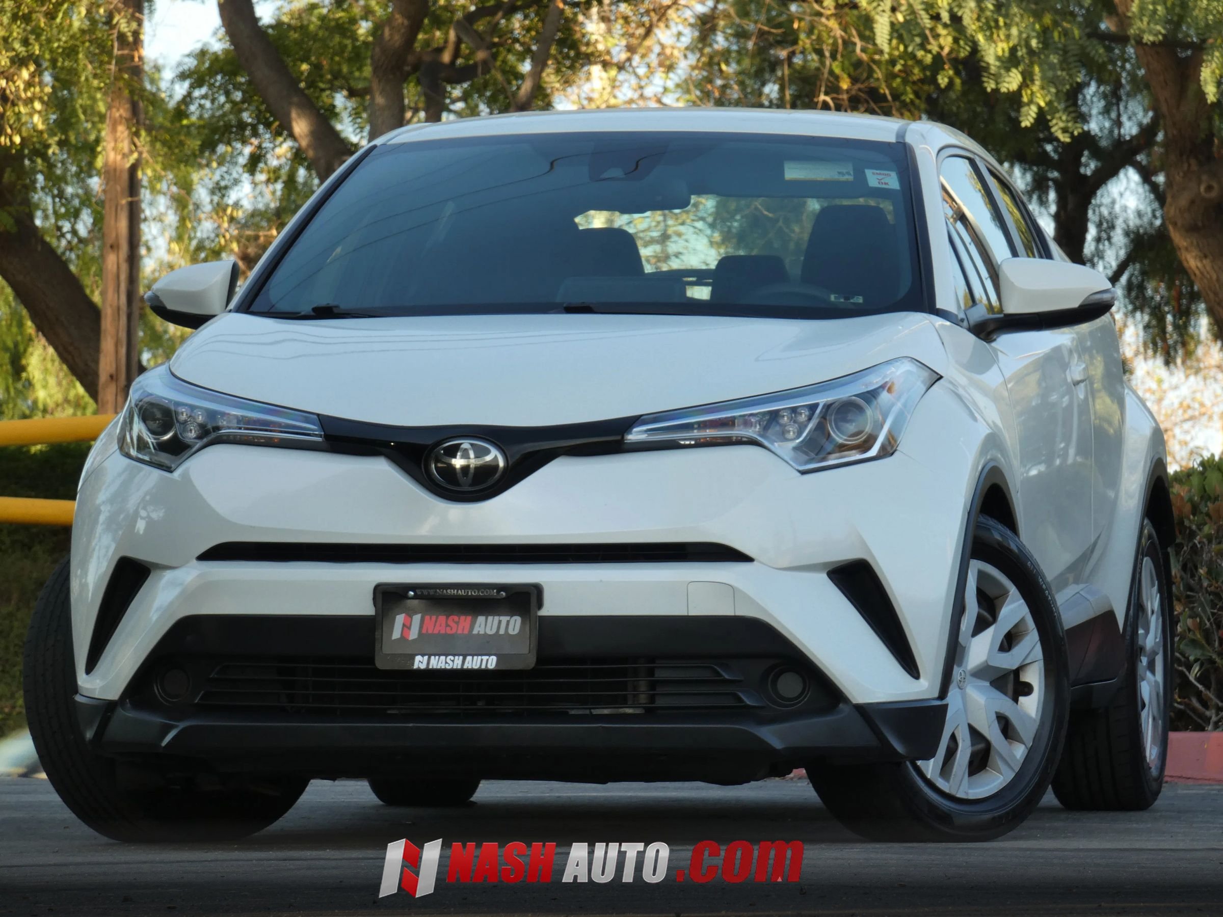 Used 2019 Toyota C-HR LE FWD image 2