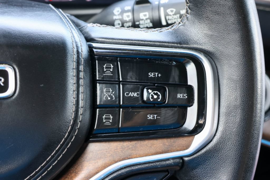 Used 2023 Jeep Grand Wagoneer L Series II AWD/4WD image 43