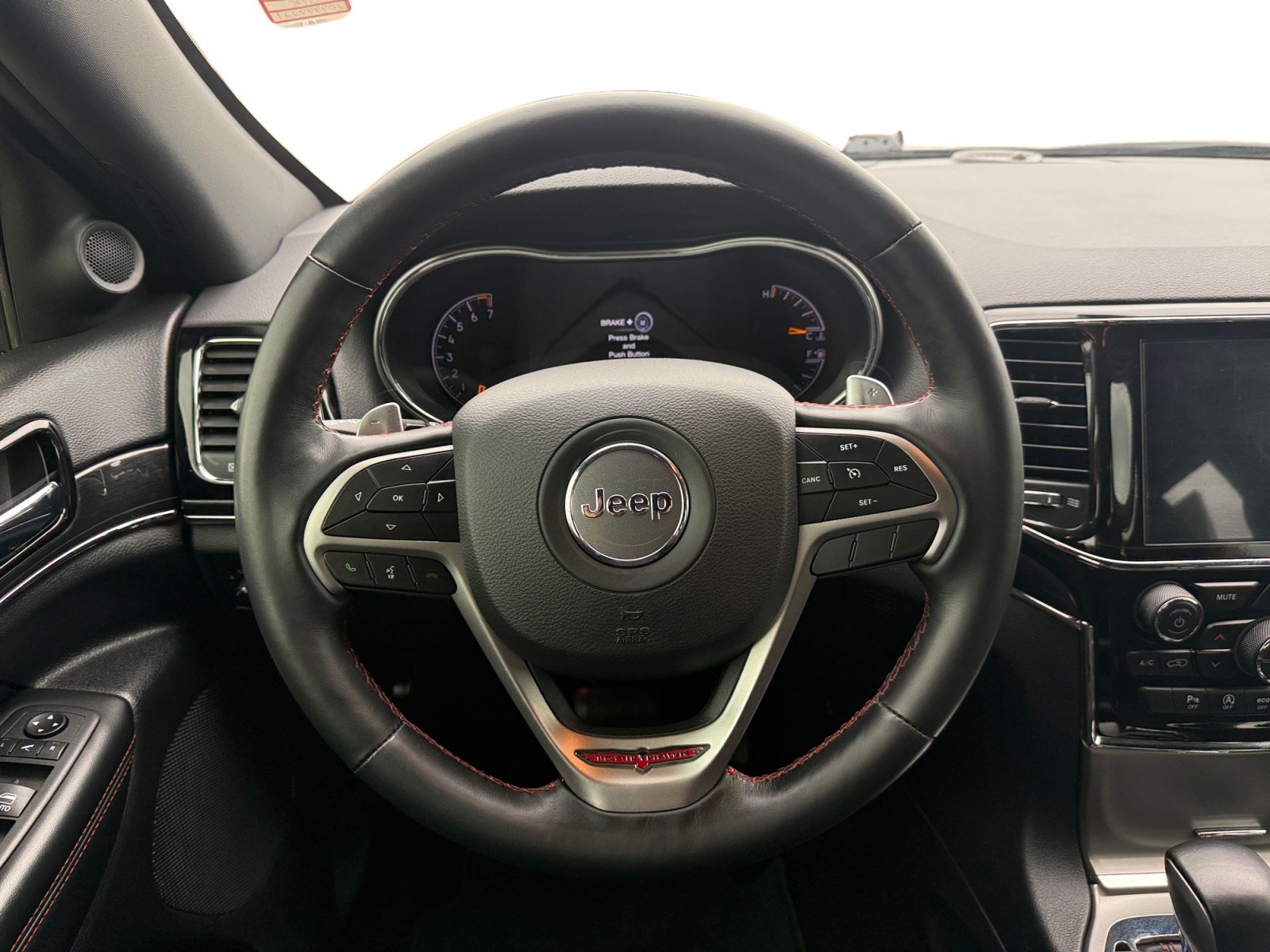 Used 2021 Jeep Grand Cherokee Trailhawk AWD/4WD image 11