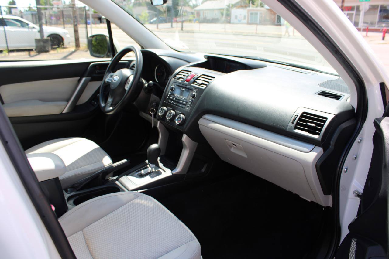 Used 2015 Subaru Forester 2.5i Premium w/ All-Weather Package AWD/4WD image 15