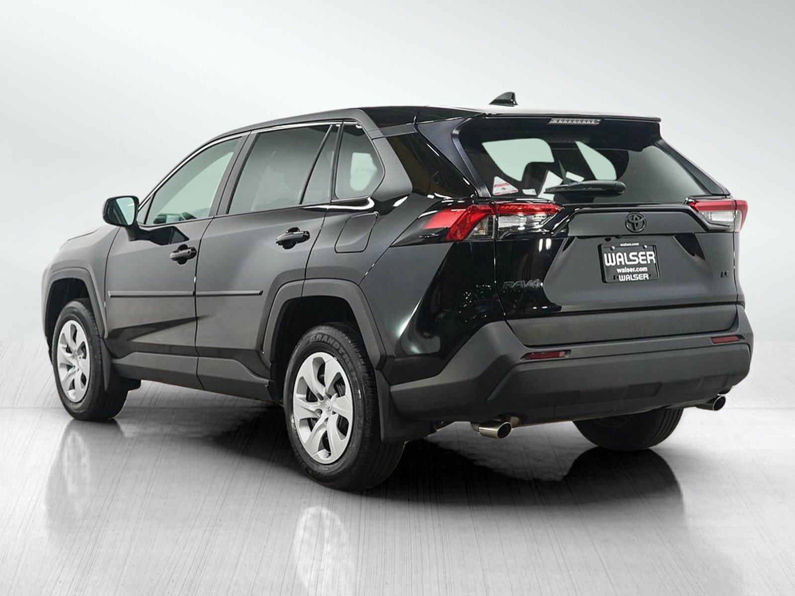 Used 2025 Toyota RAV4 LE FWD image 3