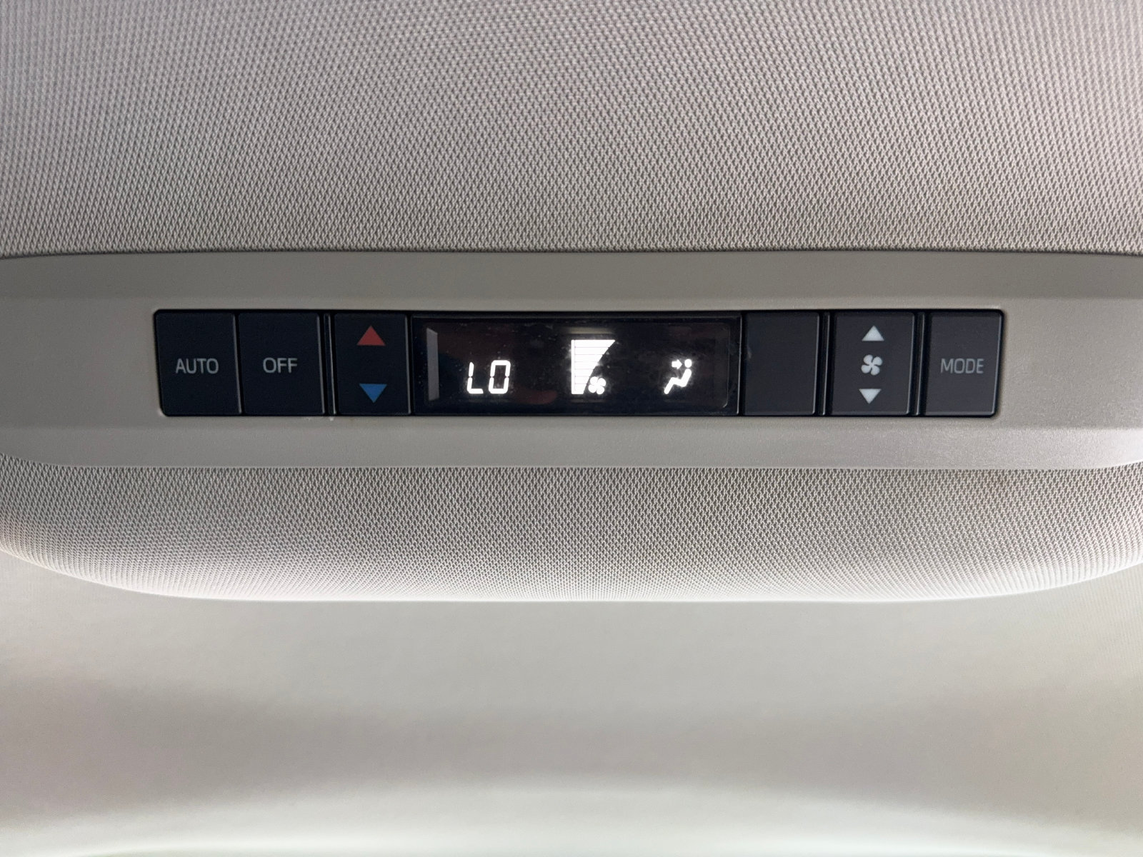 Used 2021 Toyota Sienna LE FWD image 40