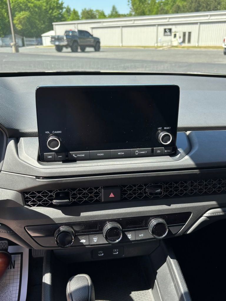 Used 2023 Honda Accord LX image 13