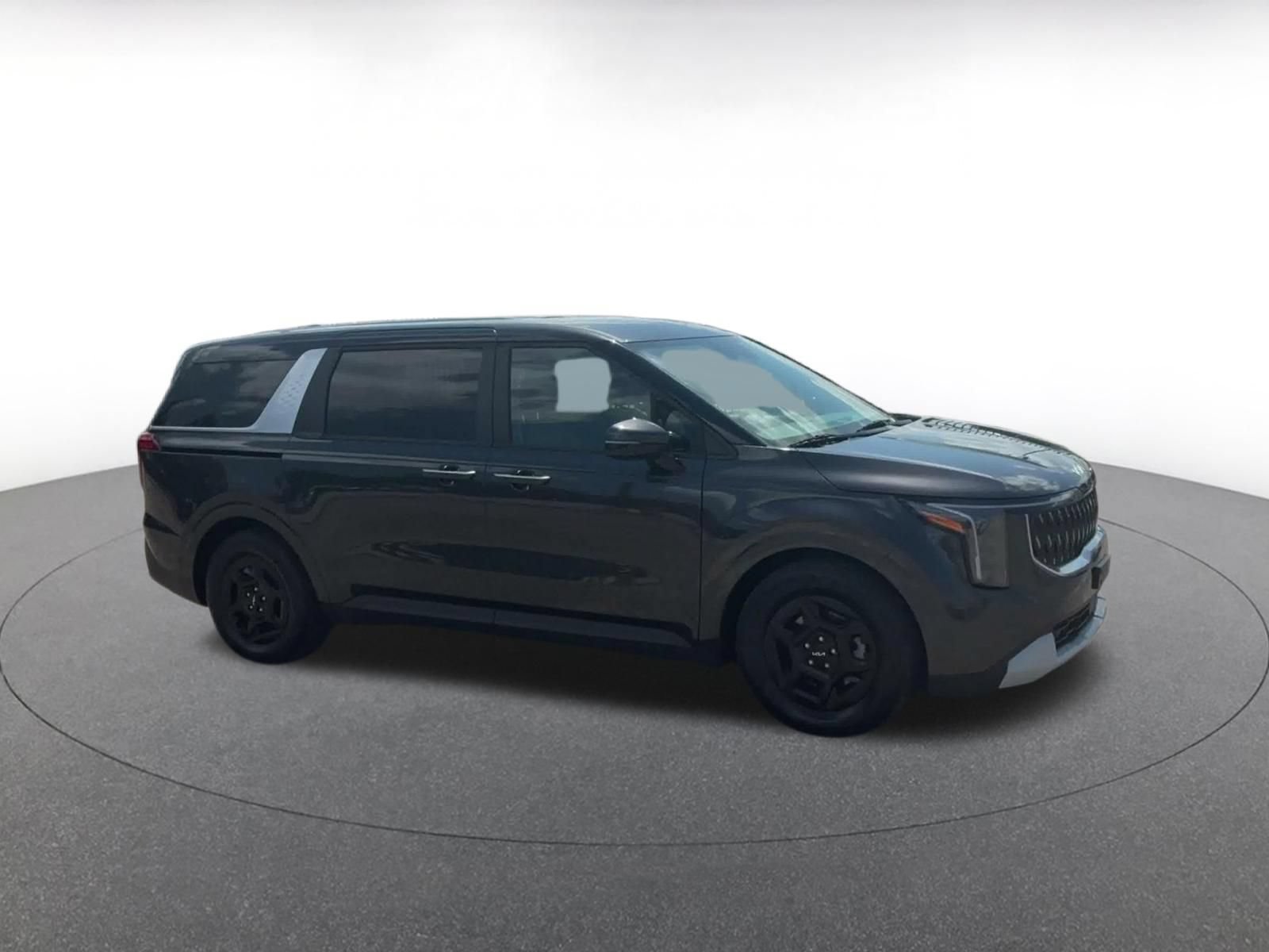 Used 2026 Kia Carnival FWD image 2
