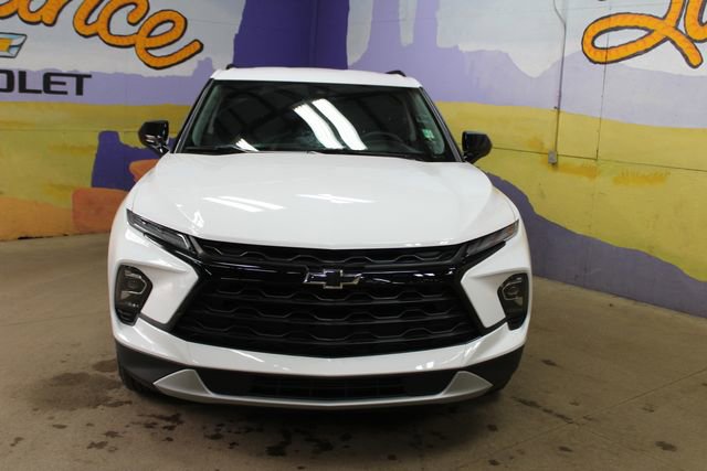 Used 2024 Chevrolet Blazer LT w/ Convenience Package FWD image 3