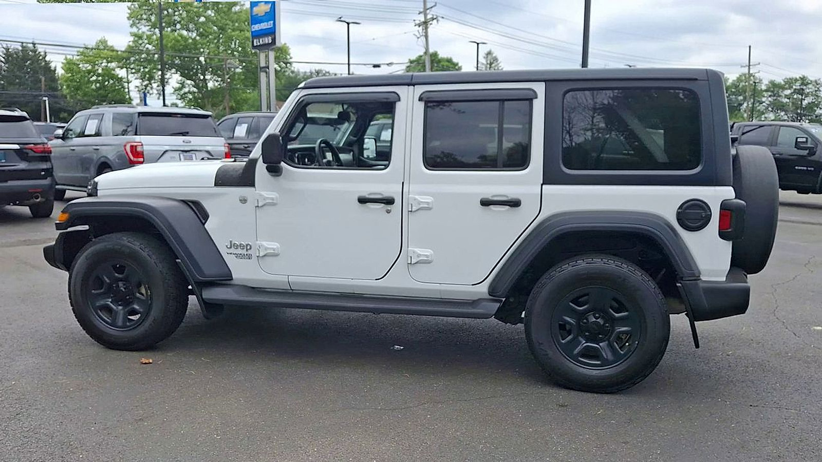 Used 2018 Jeep Wrangler Unlimited Sport AWD/4WD image 8