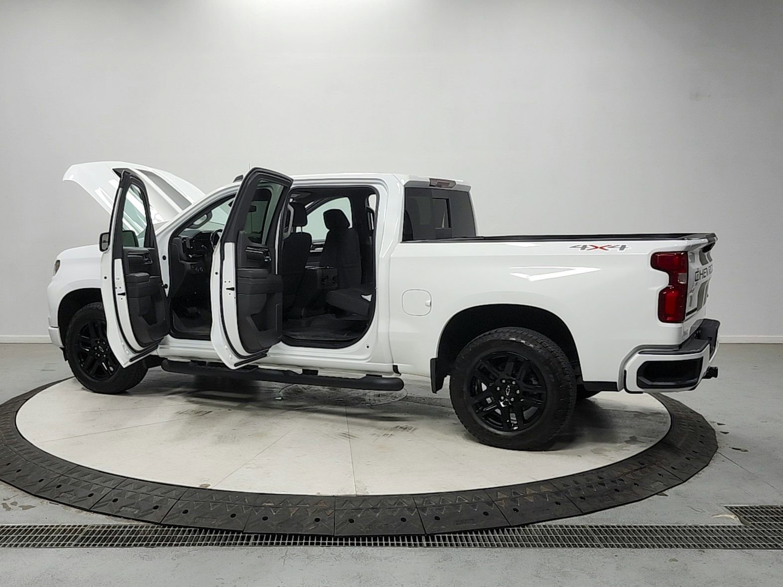 Used 2023 Chevrolet Silverado 1500 RST w/ Rally Edition AWD/4WD image 13