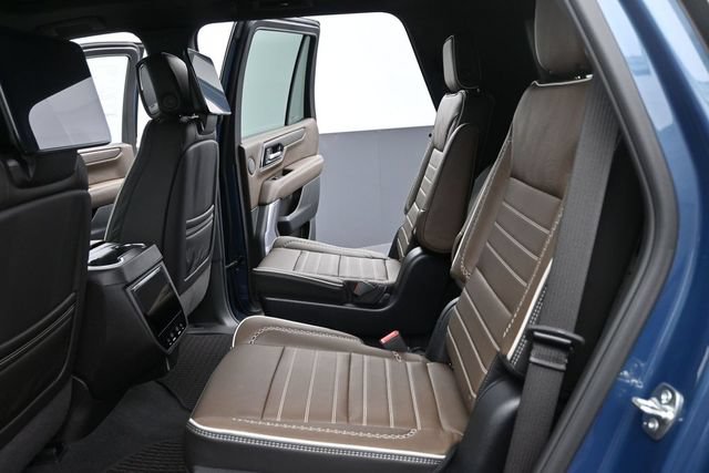 New 2026 GMC Yukon Denali Ultimate AWD/4WD image 16