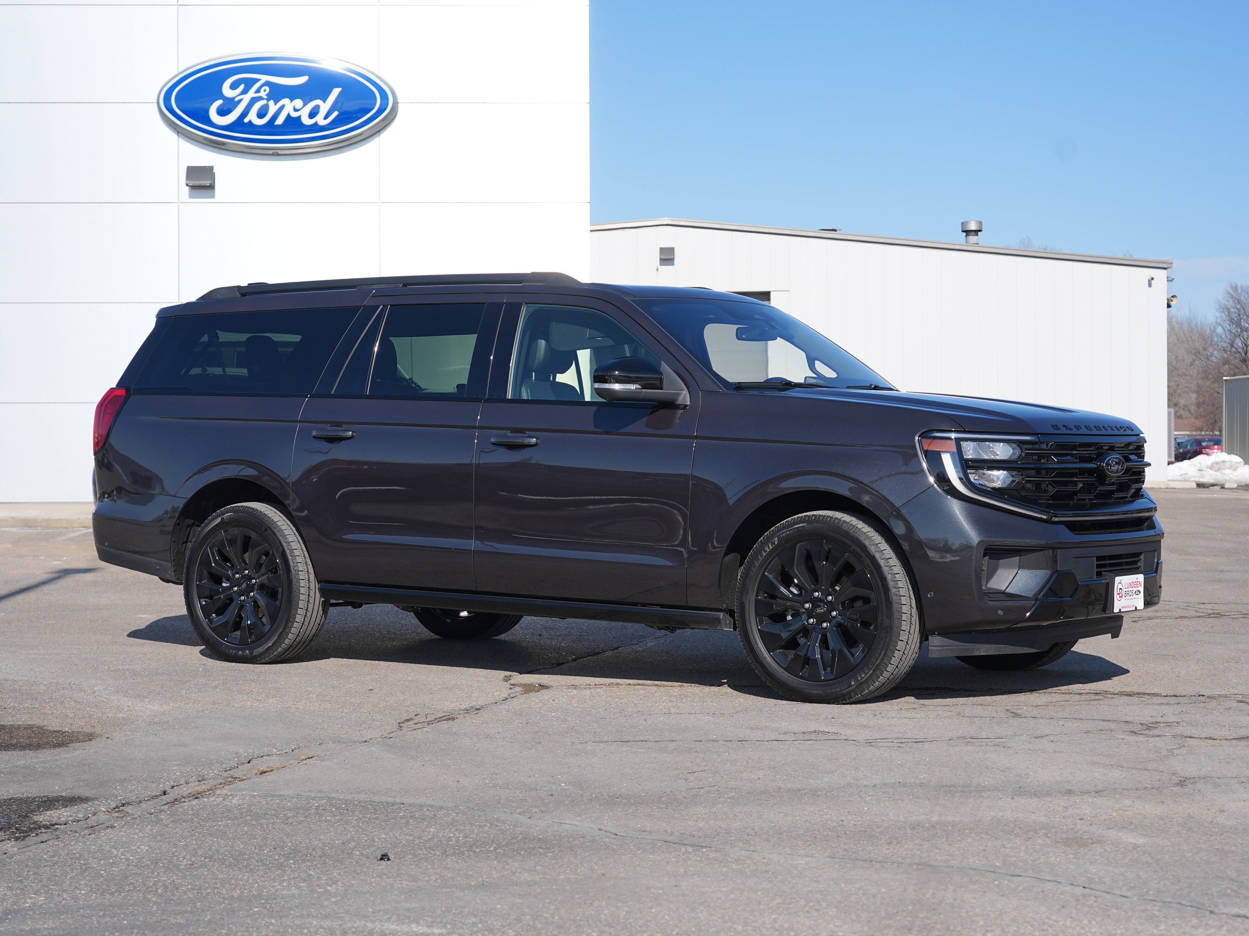 Used 2025 Ford Expedition Max Platinum w/ Stealth Appearance Package AWD/4WD image 2