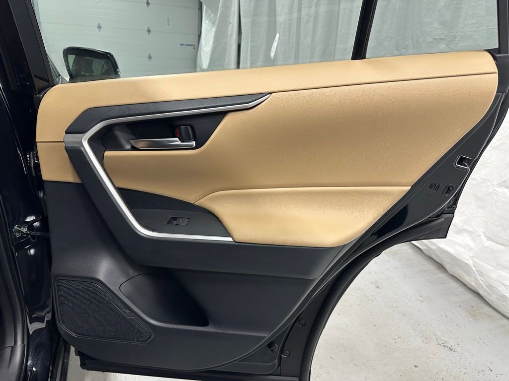 Used 2025 Toyota RAV4 XLE image 51