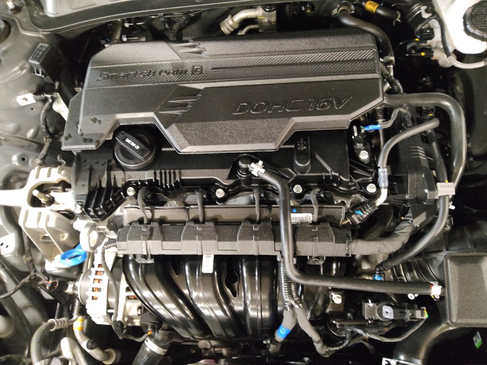 Used 2025 Hyundai Elantra Limited image 30