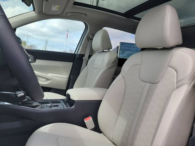 New 2026 Kia Sorento S w/ S Panoramic Sunroof Package FWD image 14