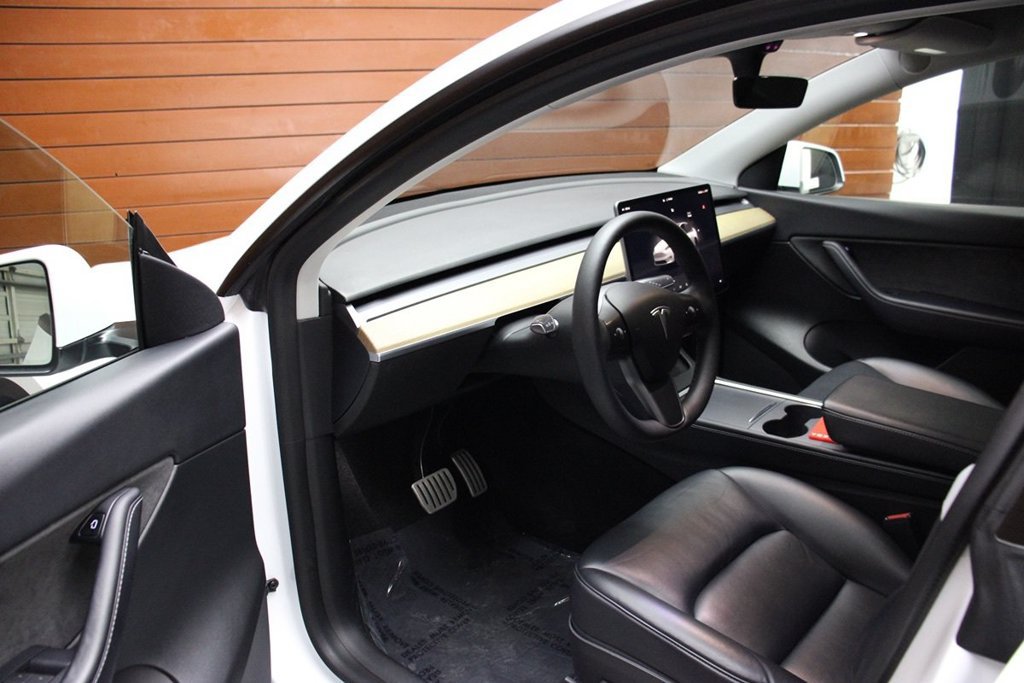 Used 2022 Tesla Model Y Performance AWD/4WD image 10