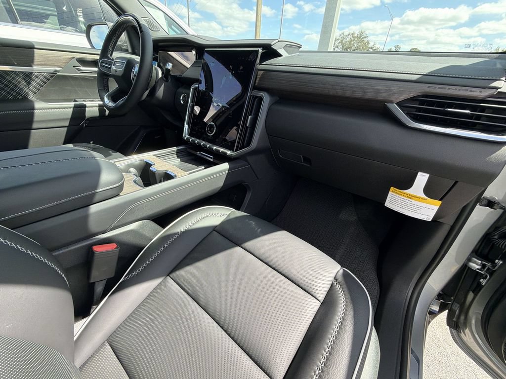 New 2026 GMC Acadia Denali w/ Super Cruise Package FWD image 35