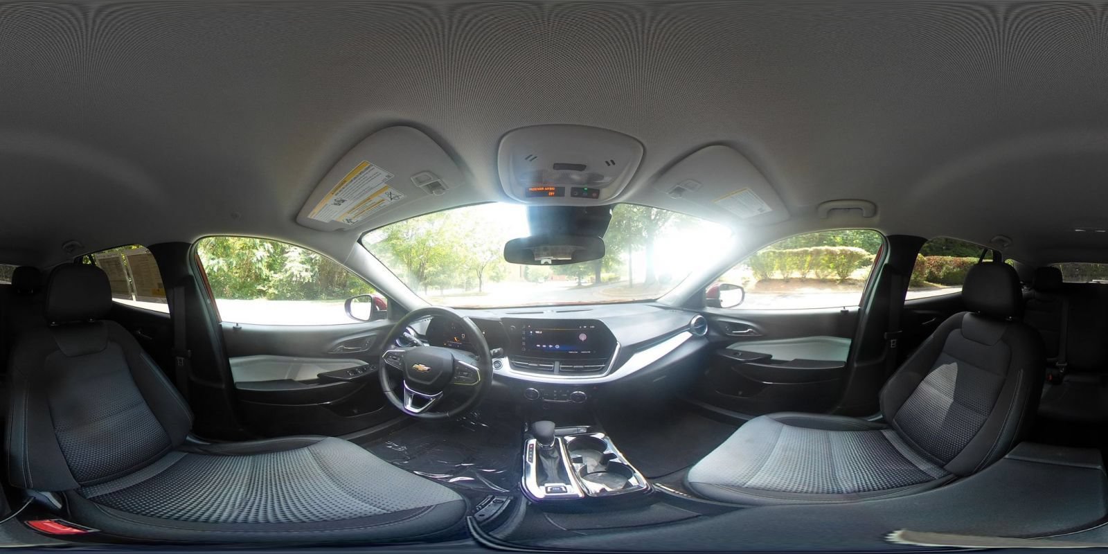 Used 2025 Chevrolet Trax LT w/ LT Convenience Package FWD image 33