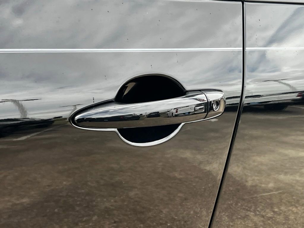 Used 2023 Nissan Rogue SV image 82