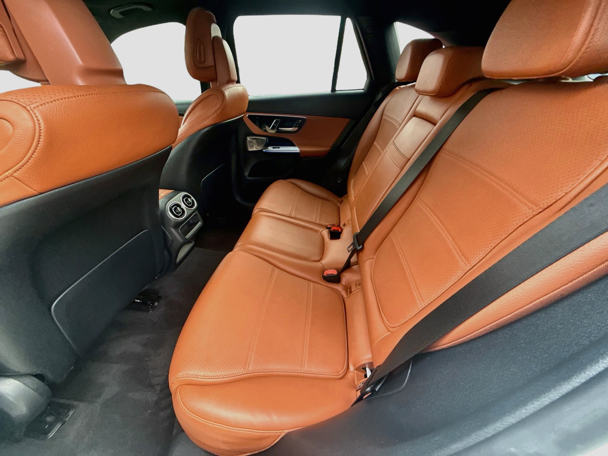 Used 2023 Mercedes-Benz GLC 300 w/ Exclusive Trim Package image 22