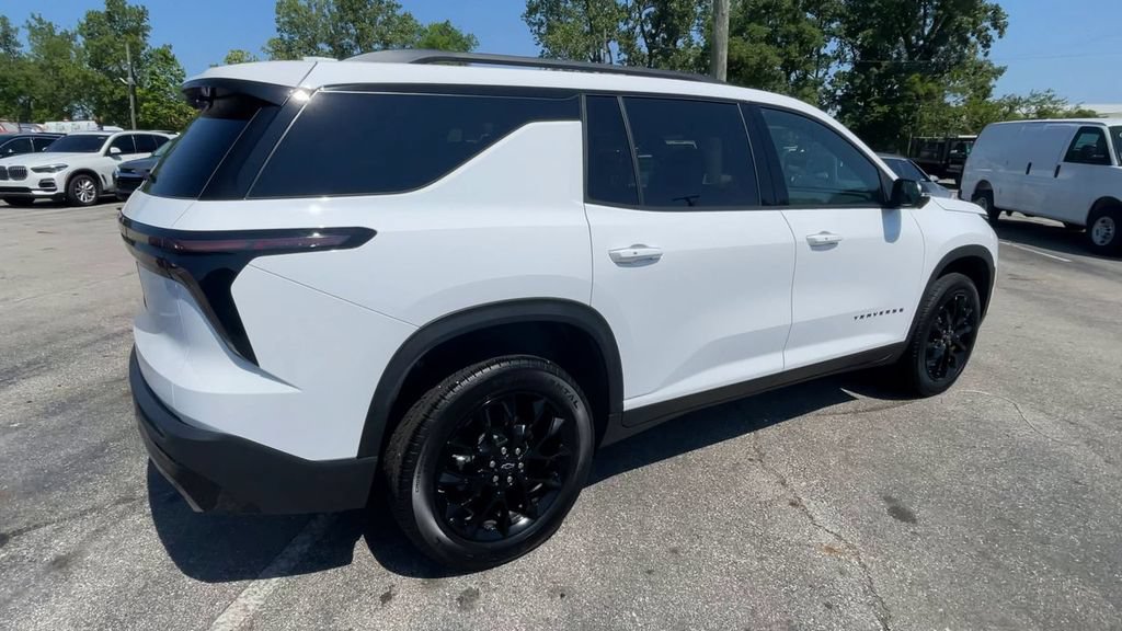 New 2026 Chevrolet Traverse LT w/ Midnight/Sport Edition FWD image 2