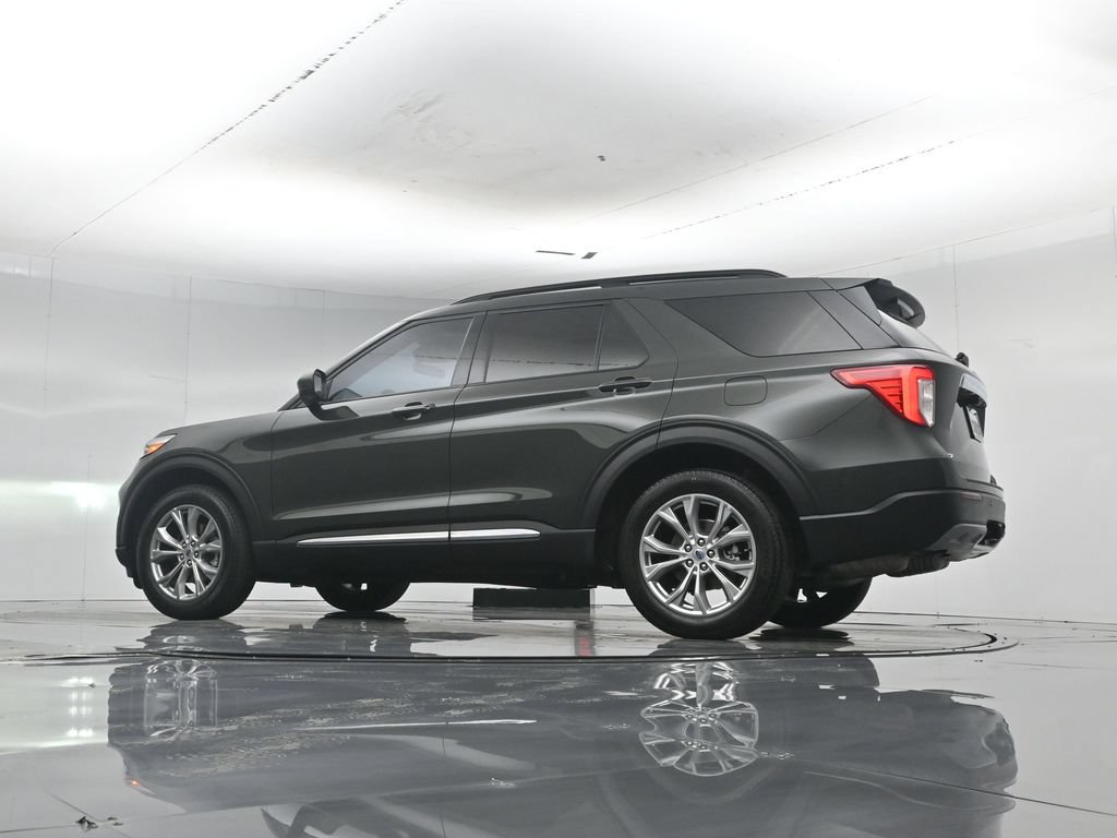 Certified 2023 Ford Explorer XLT w/ Equipment Group 202A AWD/4WD image 57