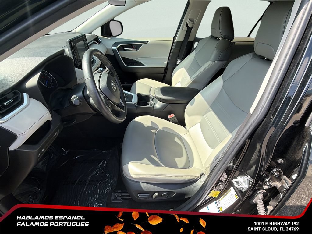 Used 2022 Toyota RAV4 XLE Premium AWD/4WD image 12