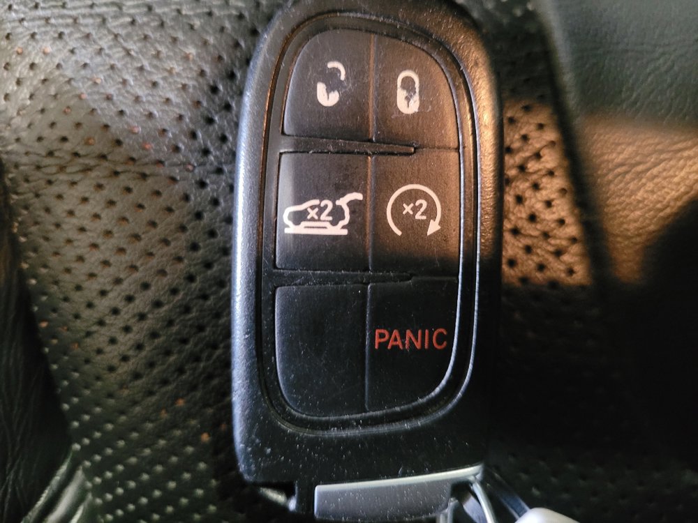 Used 2020 Jeep Cherokee Limited image 32