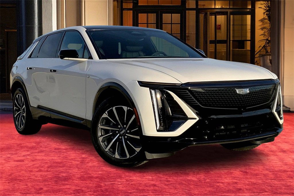 New 2025 Cadillac Lyriq Sport image 2