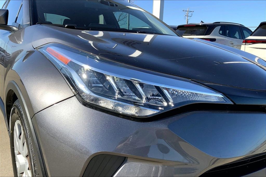 Used 2020 Toyota C-HR LE image 27