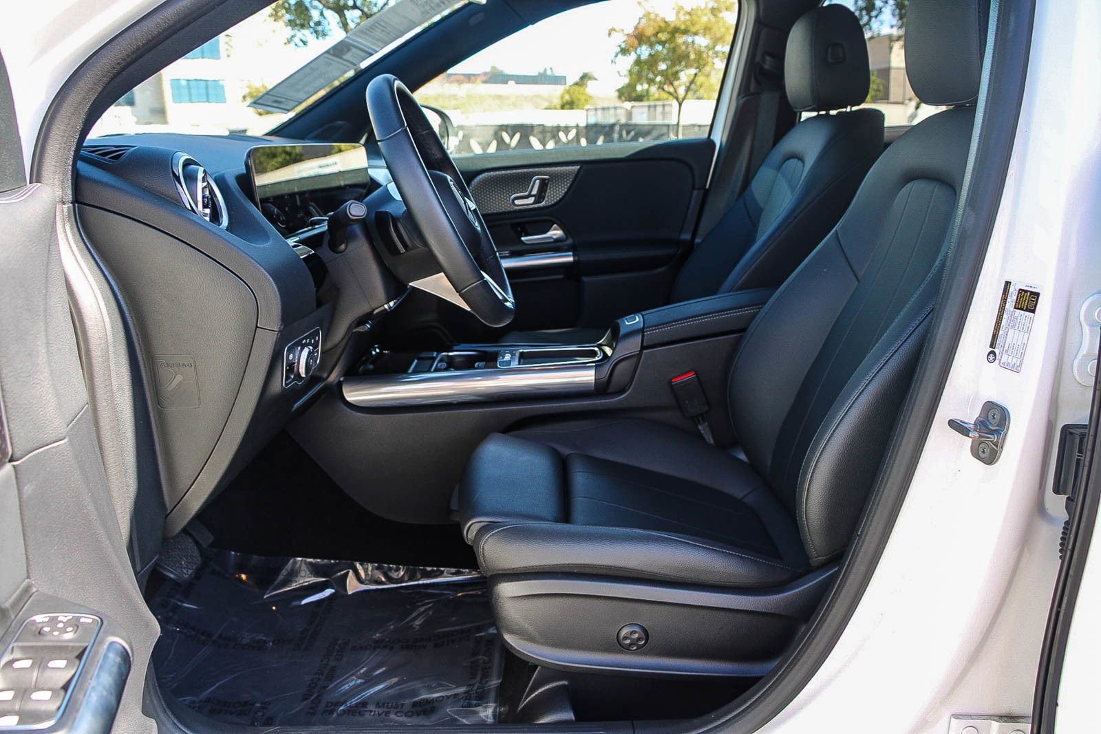 Certified 2025 Mercedes-Benz GLA 250 4MATIC image 17