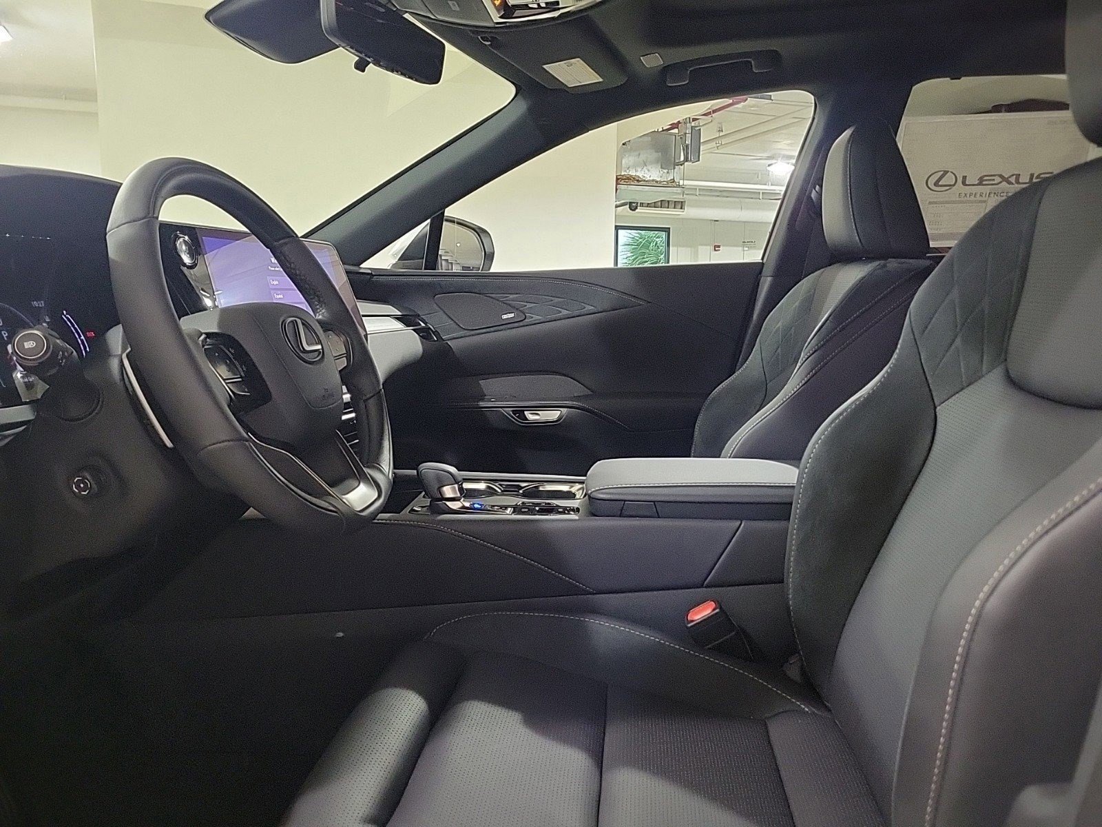 Used 2024 Lexus RX 350 image 11